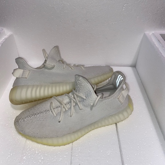 Yeezy 350 Cream/Triple White 9.5/10 condition main image 2